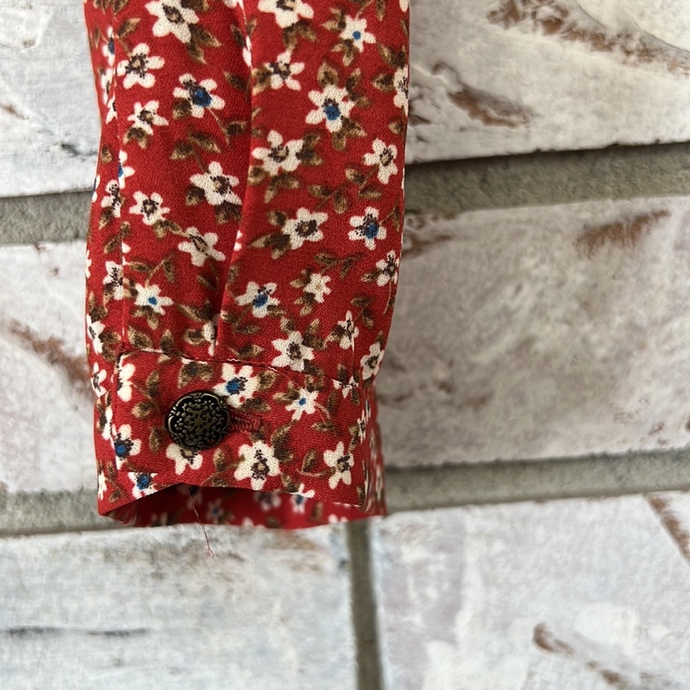 Forever 21 | Red Floral Blouse - Picture 3 of 8